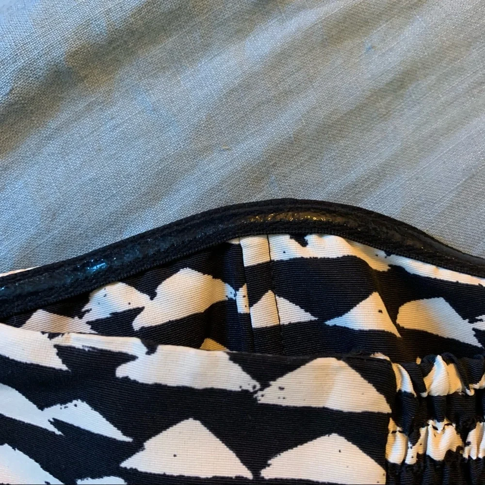 Patterned Strapless Mini Dress - Picture 5 of 6